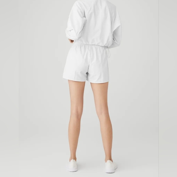 ALO YOGA Alumni Shorts White - Picture 4 of 8